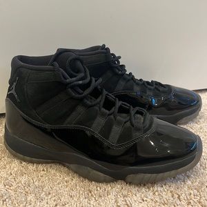 JORDANS 11 cap and gown